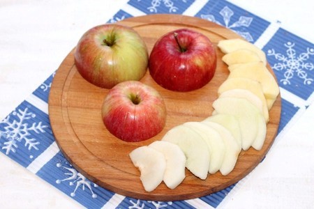 Двухслойный яблочный пирог с орешками: шаг 9