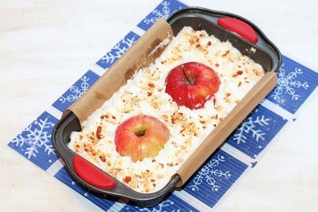 Двухслойный яблочный пирог с орешками: шаг 15