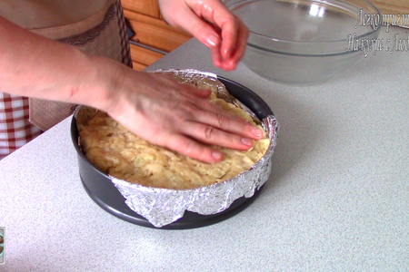 Яблочный постный пирог перевертыш с кремом: шаг 4