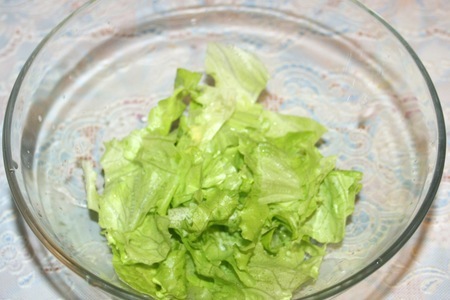 Овощной салат с креветками в тарталетках из лаваша: шаг 5