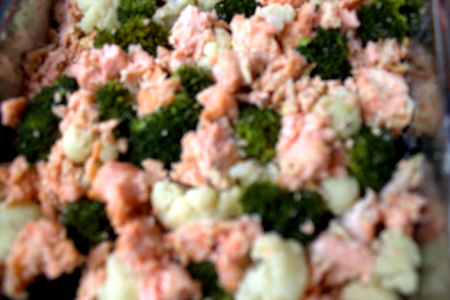 Запеканка с лососем, брокколи и цветной капустой: шаг 6