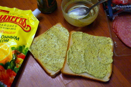 Горячие бутерброды с пикантным соусом на основе песто. #махеевнаприроде: шаг 2