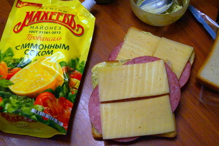 Горячие бутерброды с пикантным соусом на основе песто. #махеевнаприроде: шаг 3
