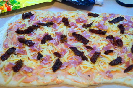 Пицца-роллы с вяленными томатами и беконом #махеевънаприроде: шаг 4
