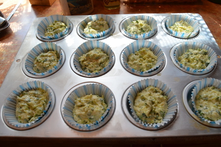 Творожно-кабачковые кексы с зеленью: шаг 6