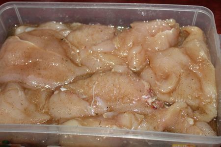 Куриные грудки-гриль в яблочно-соевом маринаде: шаг 1