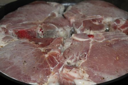 Свиные стейки на кости - гриль: шаг 2