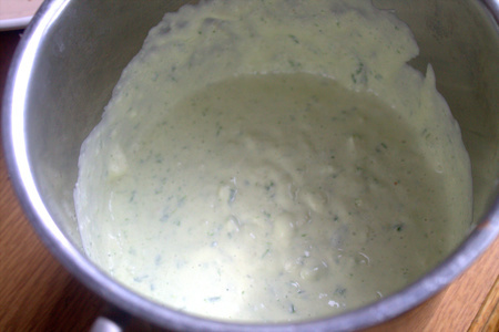 Сметанный соус с зеленью и чесноком: шаг 7