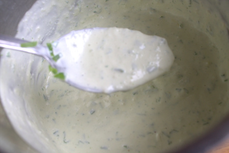 Сметанный соус с зеленью и чесноком: шаг 8