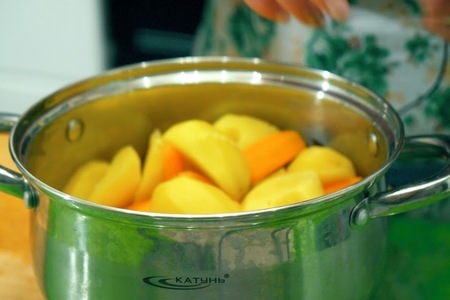 Картофельные котлеты с овощами и соком лимона: шаг 2