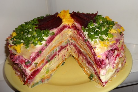 Блинный торт с селёдкой и овощами: шаг 13