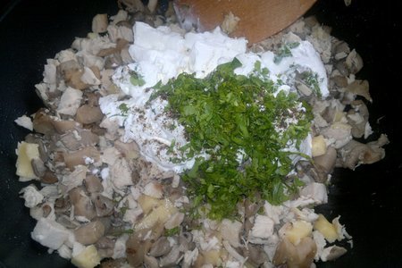 Блинчики на кефире с тёплым мясным салатом: шаг 10
