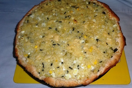 Пирог из слоёного теста с рисом, яйцами и зелёным луком: шаг 8