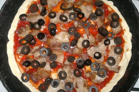 Пицца с оливками и беконом, "махеевъ", россия: шаг 7