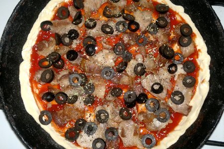 Пицца с оливками и беконом, "махеевъ", россия: шаг 8