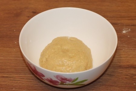 Пирог с творожно-малиновой начинкой «махеевъ», россия : шаг 4