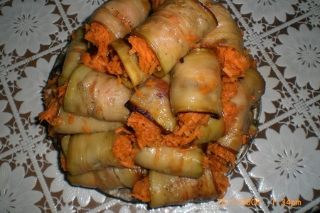 Рулетики из баклажан с корейской морковью: шаг 3