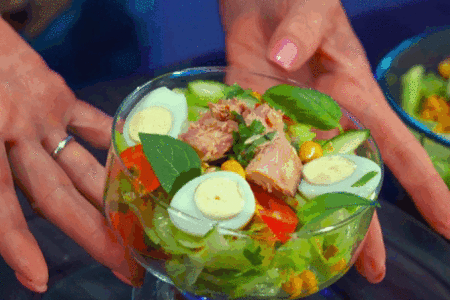 Салат с тунцом и кукурузой: шаг 9