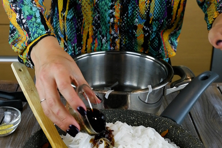 Шикарный ужин — рисовая лапша с морепродуктами: шаг 8