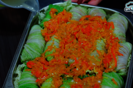 Голубцы из пекинской капусты с мясным фаршем и овощами: шаг 8