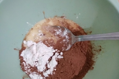 Шоколадный кекс с рикоттой и вишневым джемом «махеевъ» «кусочки лета»: шаг 2