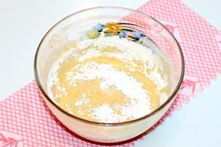 Торт малиновый с йогуртом: шаг 4
