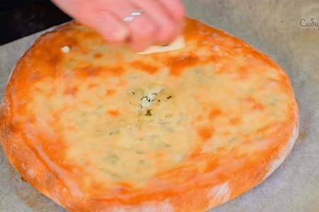 Осетинский пирог с рассольным сыром и зеленью на кефире: шаг 8