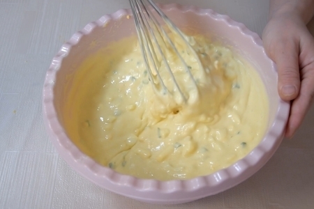 Ленивые пирожки-оладьи с зеленым луком и яйцом: шаг 9