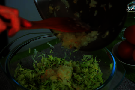 Заливной пирог с начинкой из капусты на кефире: шаг 3