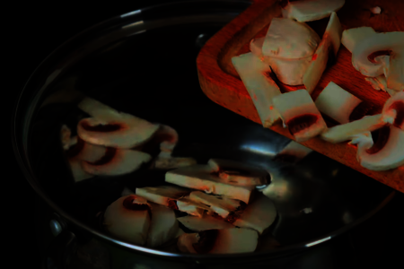 Быстрый грибной суп пюре из шампиньонов со сливками: шаг 2