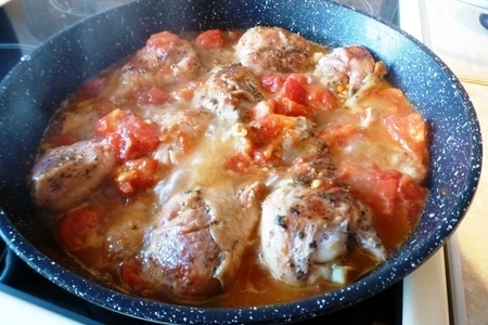 Жареные куриные голени с соевым соусом и помидорами: шаг 1