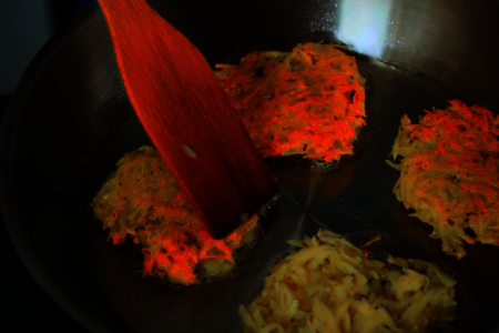Картофельные драники со специями по-сибирски: шаг 8