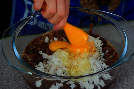 Оладьи из говяжьей печени с луком и рисом: шаг 4