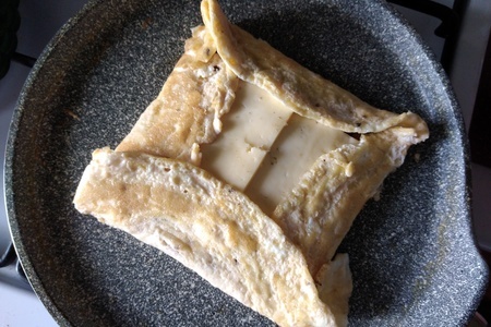 Омлет на хлебцах с сыром #накормишкольника: шаг 6