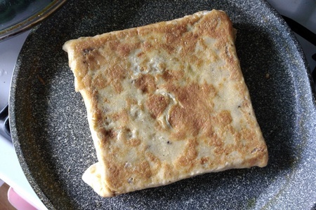 Омлет на хлебцах с сыром #накормишкольника: шаг 8