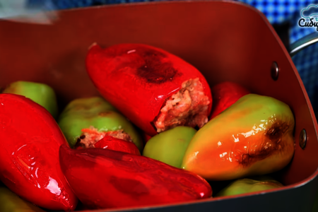 Фаршированные перцы в томатно-сметанном соусе в духовке: шаг 7