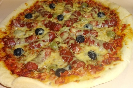 Пицца с колбасками и оливками: шаг 12