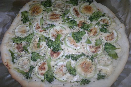 Белая пицца с овощами и плавленым сыром: шаг 14