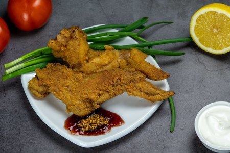Куриные крылья в соевом соусе и панировке на сковороде: шаг 9