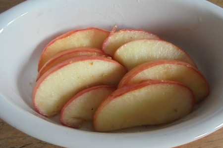 Филе индейки с яблоками, запеченными в соусе бешамель #блюдосизюминкой: шаг 7