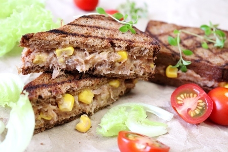Сэндвичи с куриным мясом и кукурузой #блюдосизюминкой: шаг 5