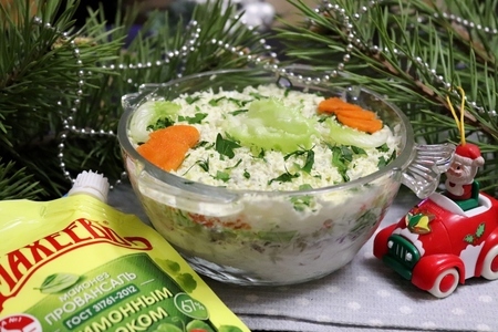 Салат "мимоза" с копченым палтусом, зеленым салатом и майонезом махеевъ: шаг 4