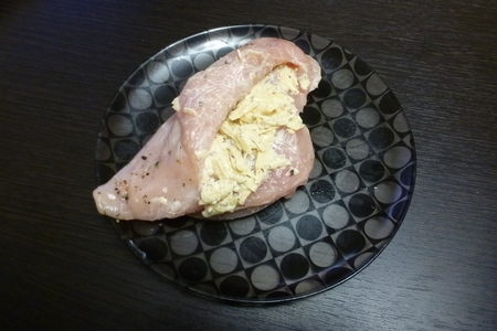 Куриное филе, фаршированное сыром и хурмой с махеевъ: шаг 3