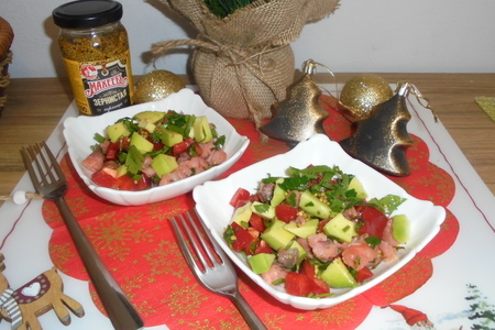 Салат с копченой горбушей, авокадо и сладким перцем с горчичной заправкой махеевъ: шаг 5