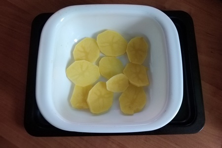 Запечённые окорочка с картофелем: шаг 4