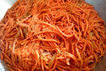 Морковь по-корейски с луком: шаг 11