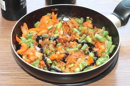 Пельмени-ракушки с овощами и соусом: шаг 12