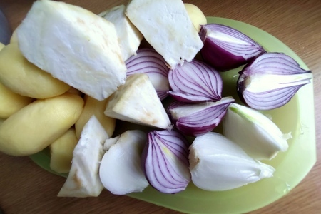 Драники картофельные с луком и сельдереем: шаг 2