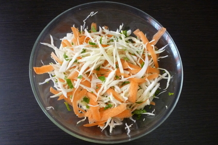 Капустный салат с изюмом и заправкой из авокадо: шаг 3