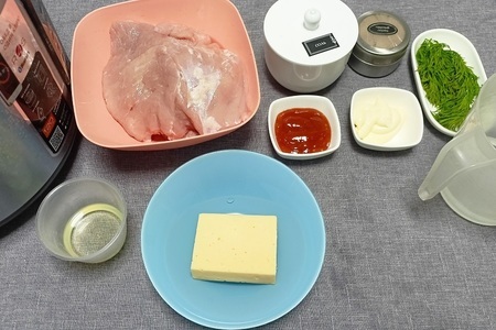 Тушеные свиные рулеты с сыром  — рецепт для мультиварки: шаг 1